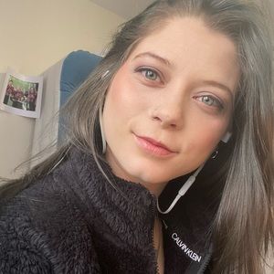 Meet your Posher, Kasandra